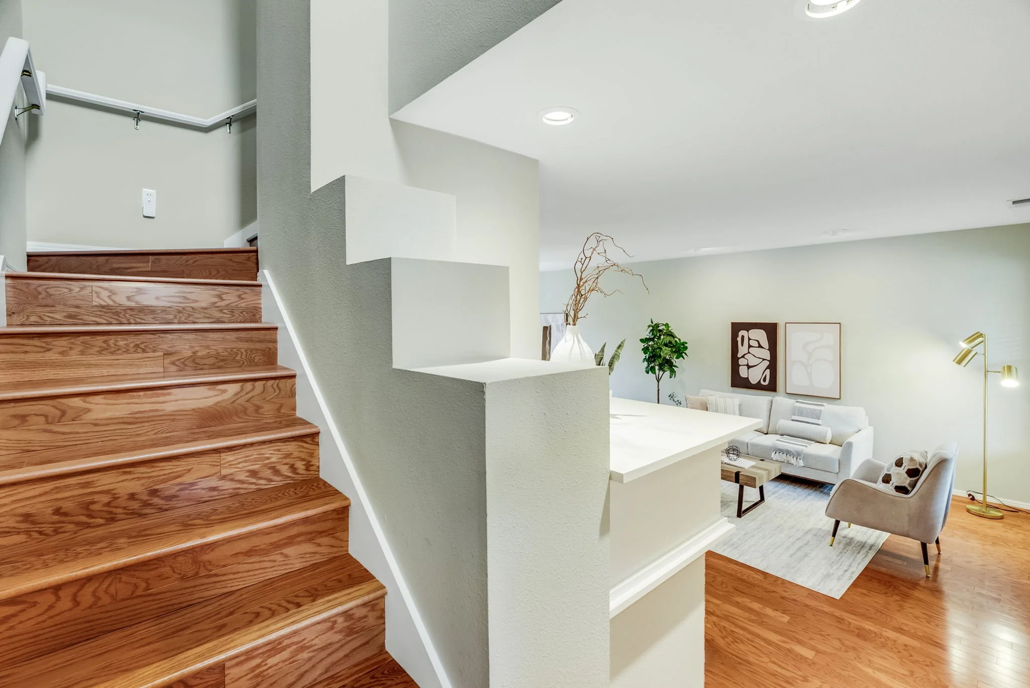 24-web-or-mls-6441-ne-rosebay-dr.jpg