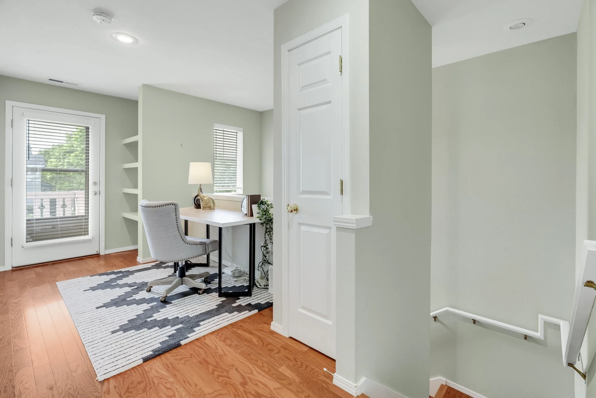 26-web-or-mls-6441-ne-rosebay-dr.jpg