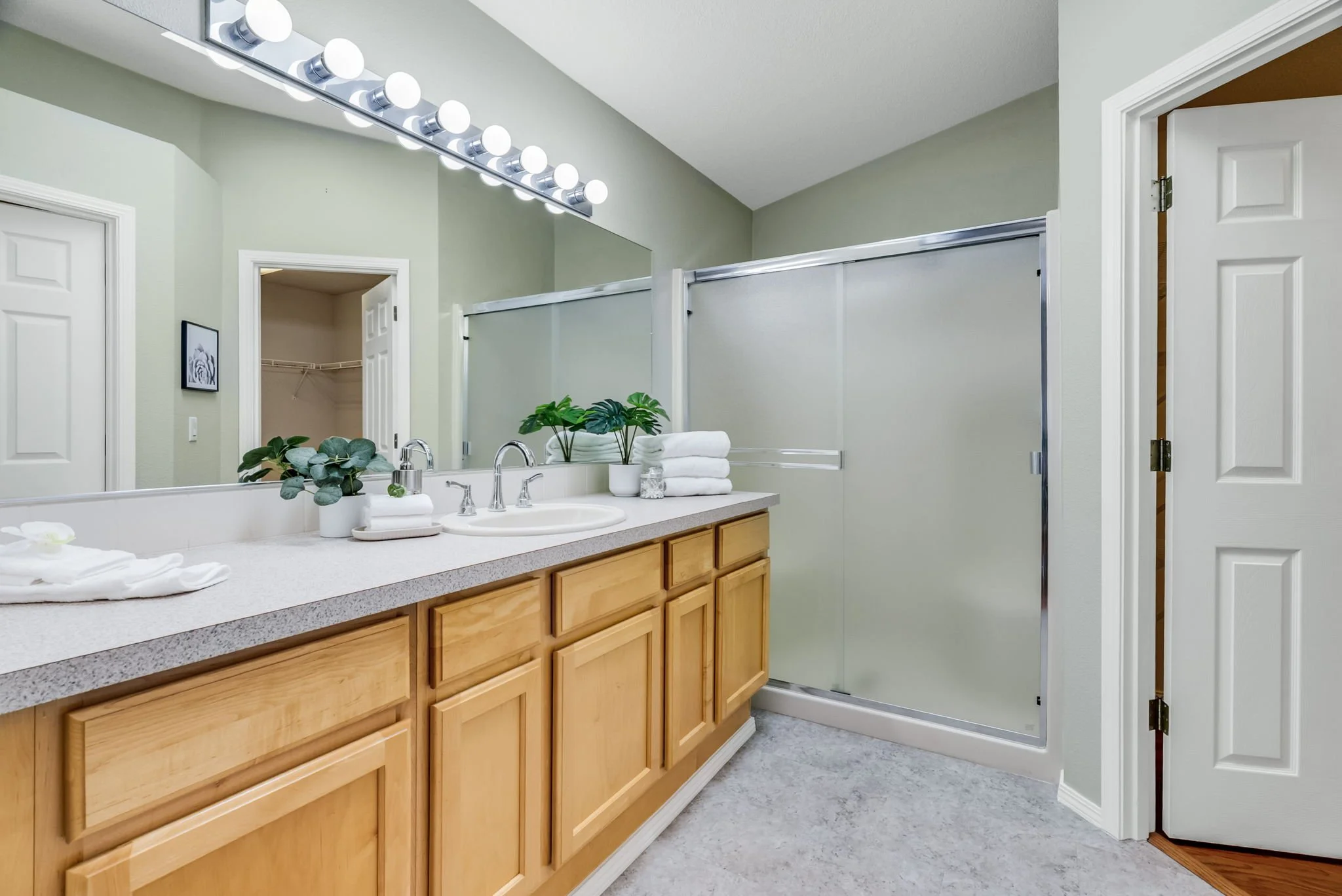 32-web-or-mls-6441-ne-rosebay-dr.jpg