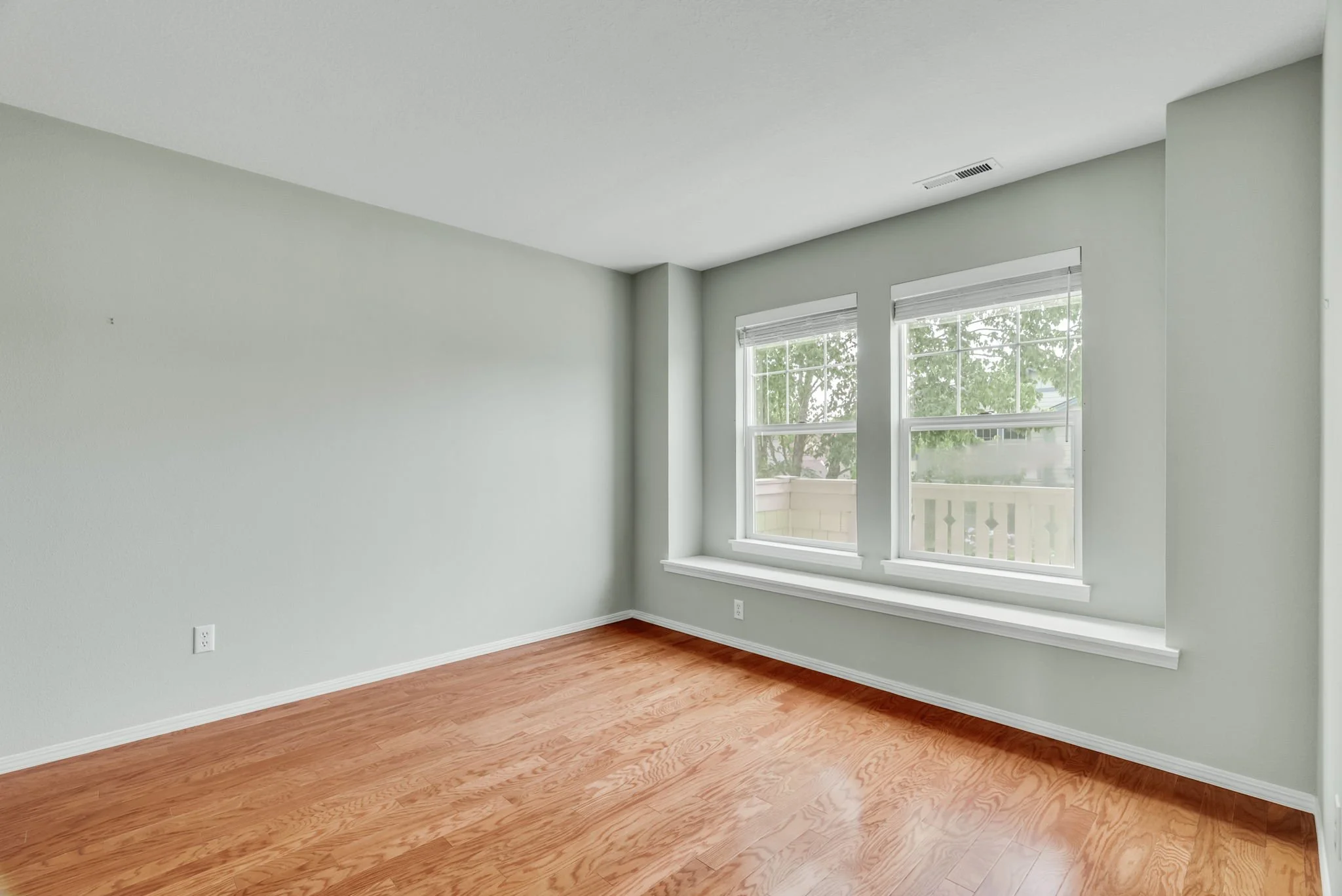 37-web-or-mls-6441-ne-rosebay-dr.jpg