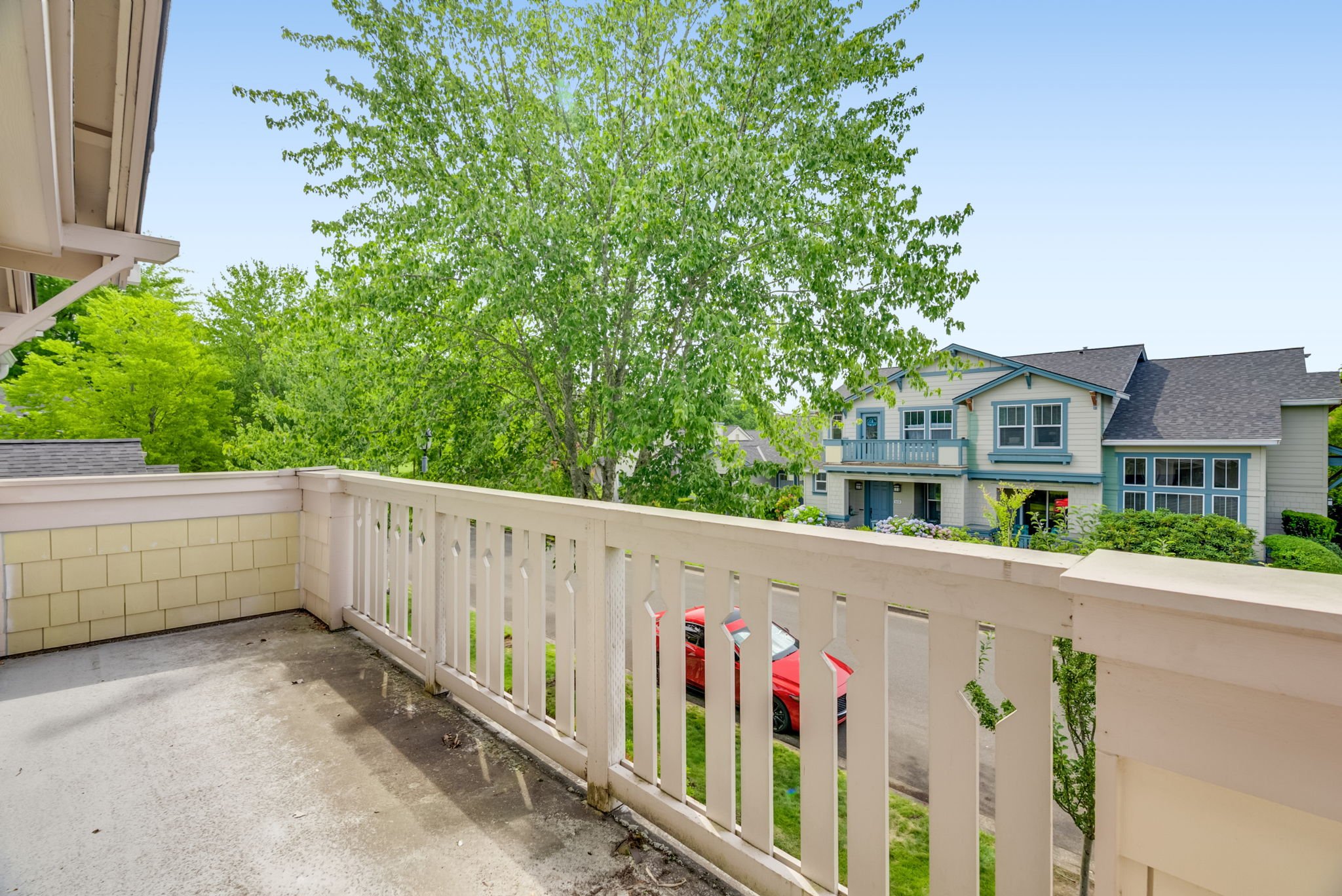40-web-or-mls-6441-ne-rosebay-dr.jpg