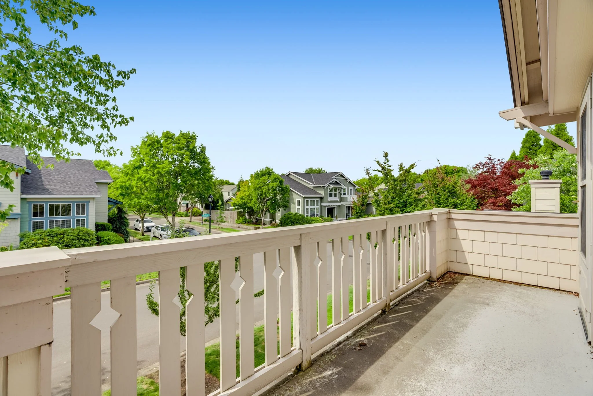 41-web-or-mls-6441-ne-rosebay-dr.jpg