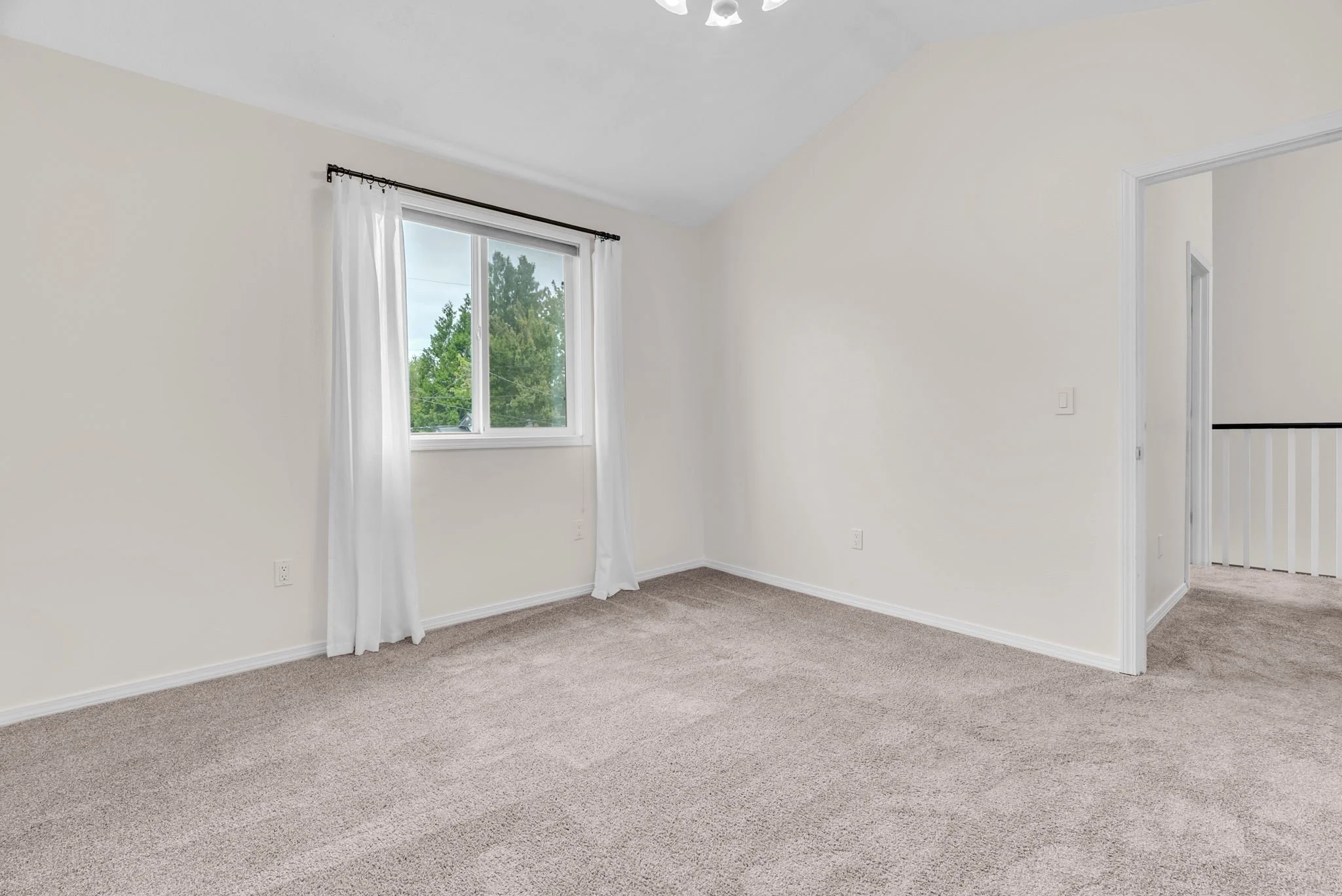 5-web-or-mls-6028-se-gladstone-st.jpg