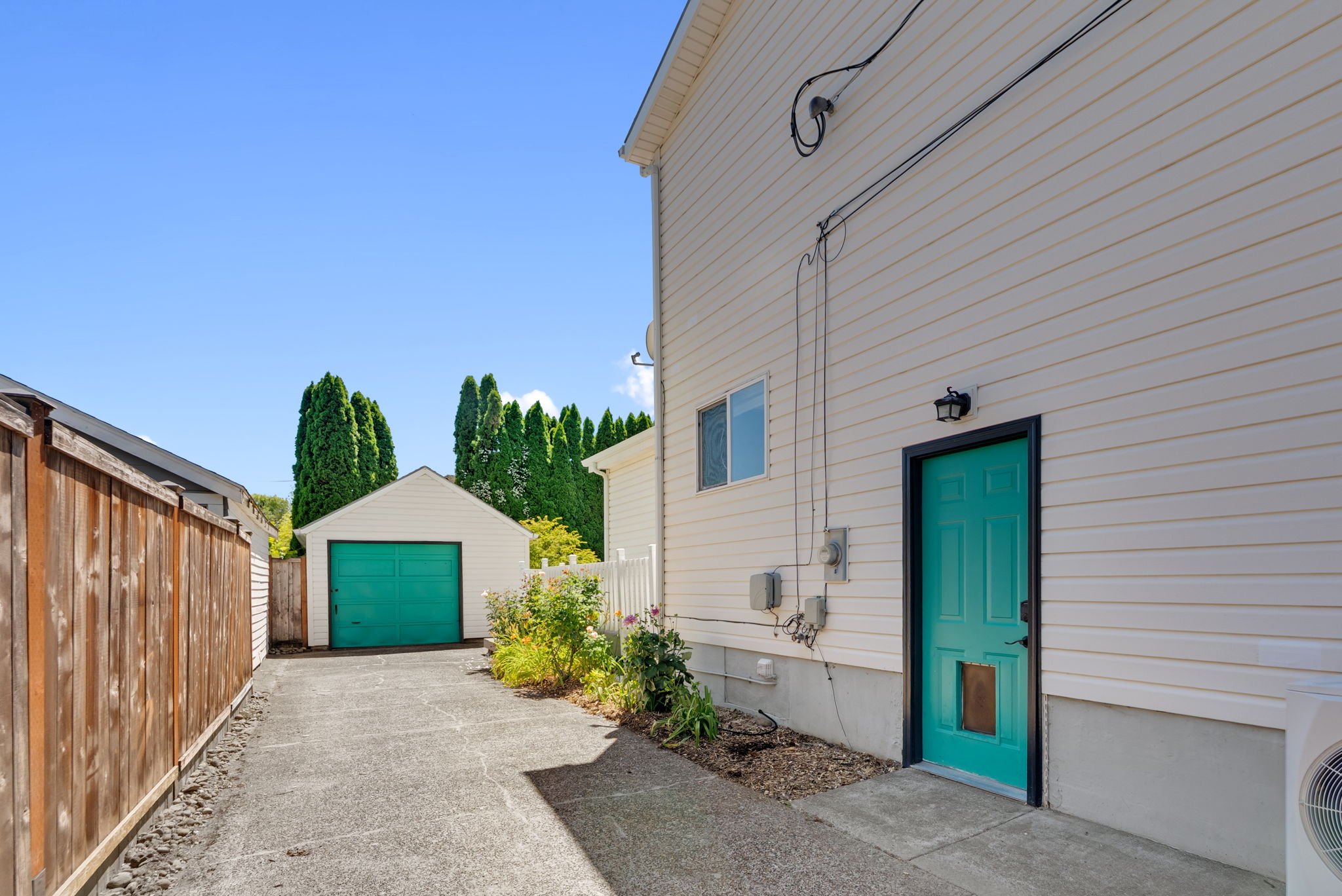 50-web-or-mls-6028-se-gladstone-st.jpg