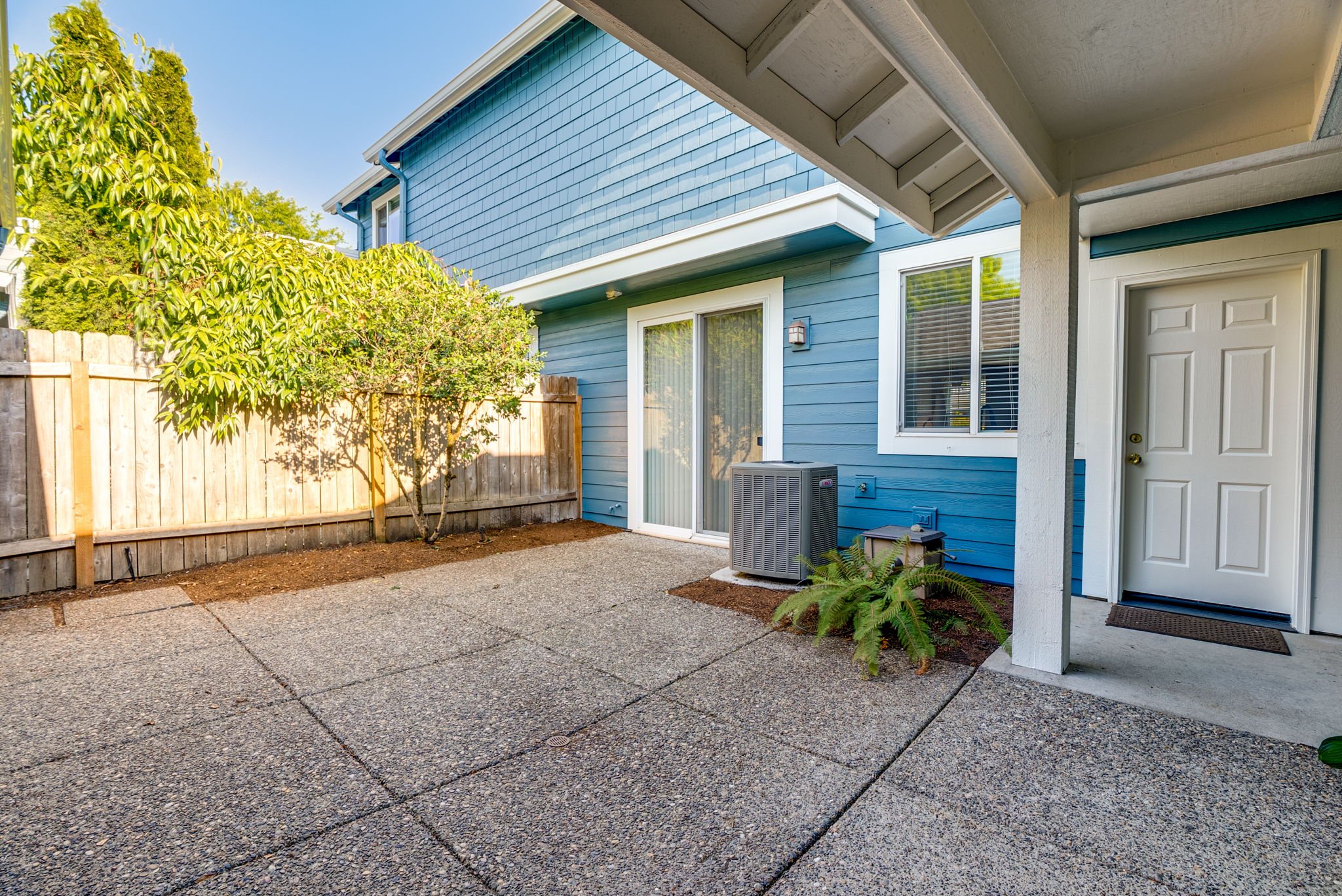 52-web-or-mls-6441-ne-rosebay-dr.jpg