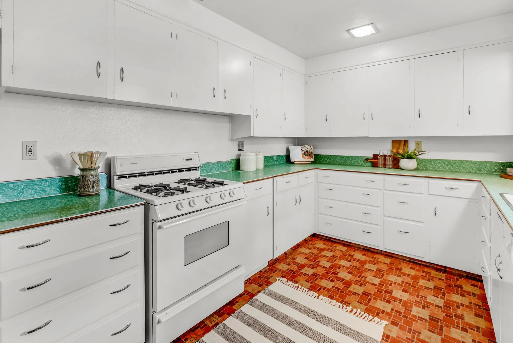 31-web-or-mls-6626-se-stark-st.jpg