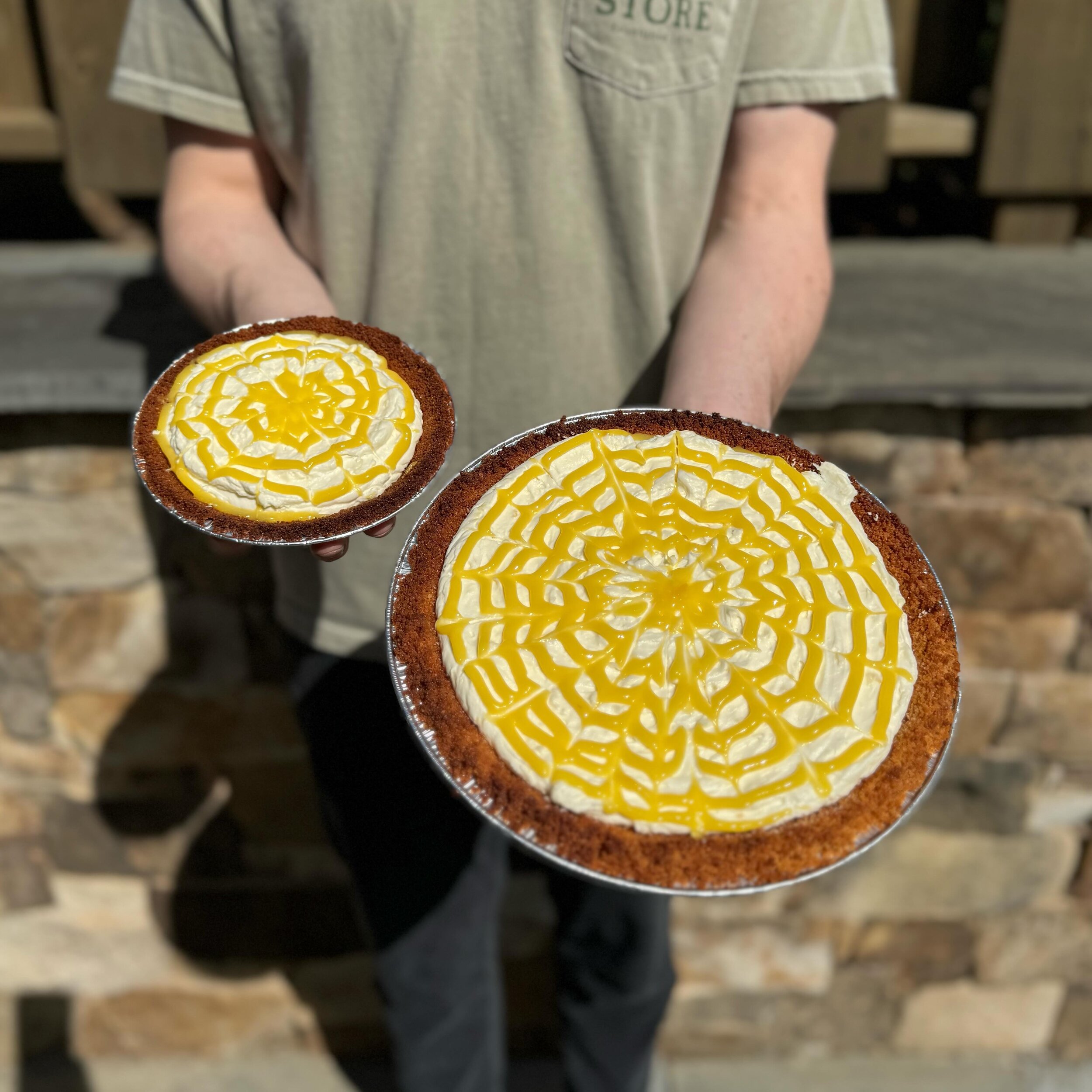 Happy Pi Day! 

Enjoy it and the sunshine with this beautiful lemon cheesecake pie with amaretti crust!

🥧☀️🍋