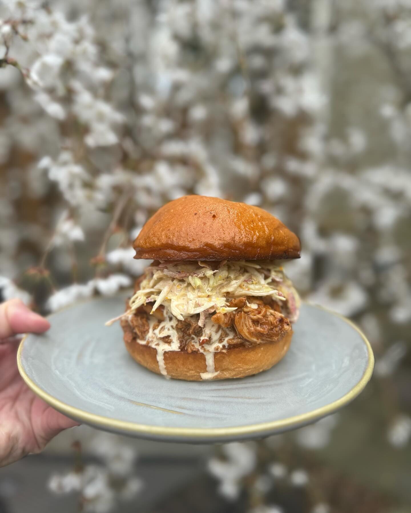 Hot sandwich alert! BBQ chicken sandwich with zesty orange slaw on butter toasted brioche! 

Available today and tomorrow from 10am-3pm 🐓🍊❤️