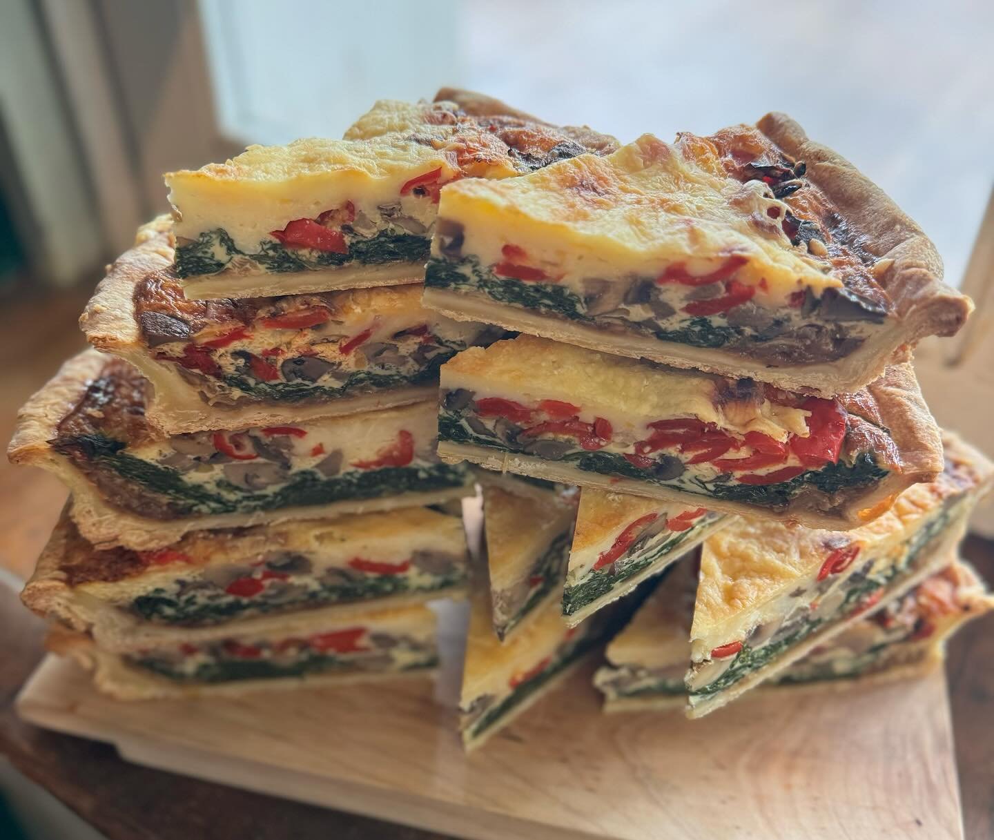 Do you love our veggie tart as much as we do? All those veggies and cheesy goodness are hard to resist! 

Enjoy a slice warmed up today or take a few Togo! 🧅🫑🥬🌶️🥚🧀