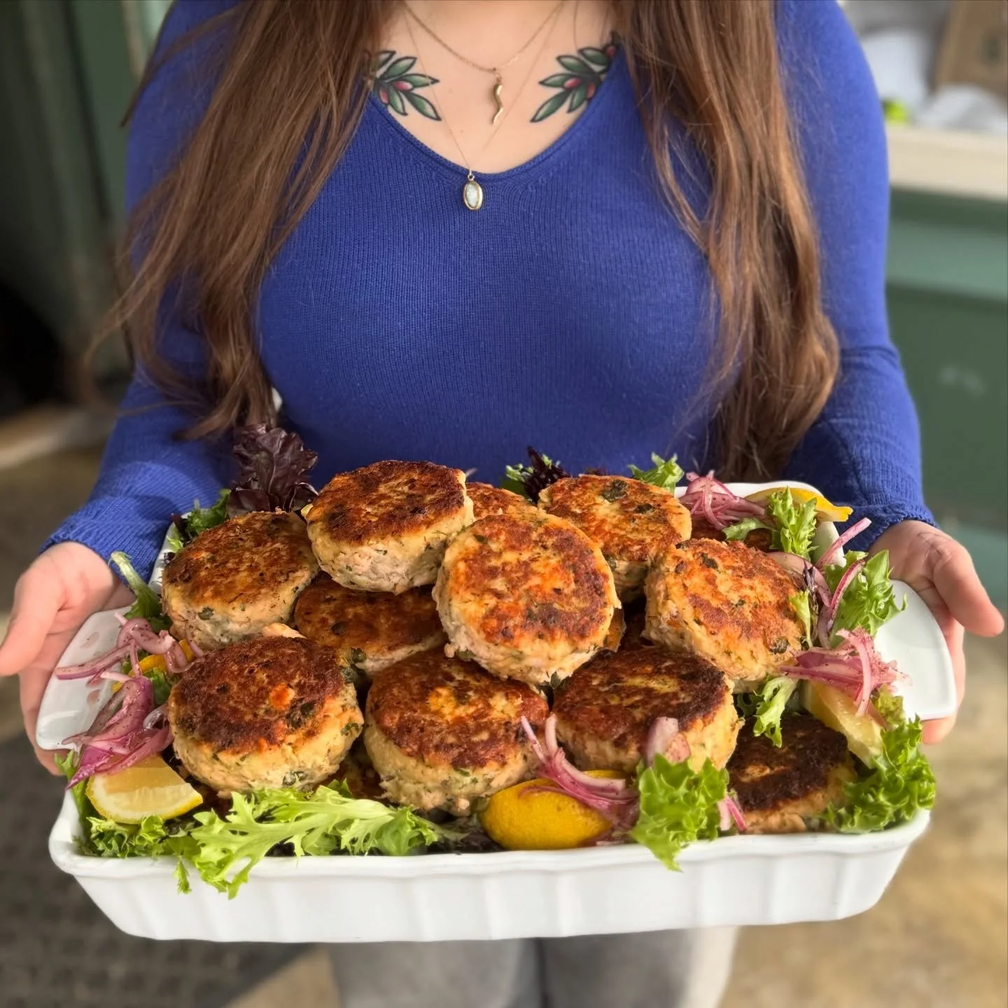 We have grilled salmon cakes today! Available individually or as a mouthwatering sandwich with cucumber dill sauce, marinated onions, and mixed greens on a Lyon bakery sesame bun 🤩