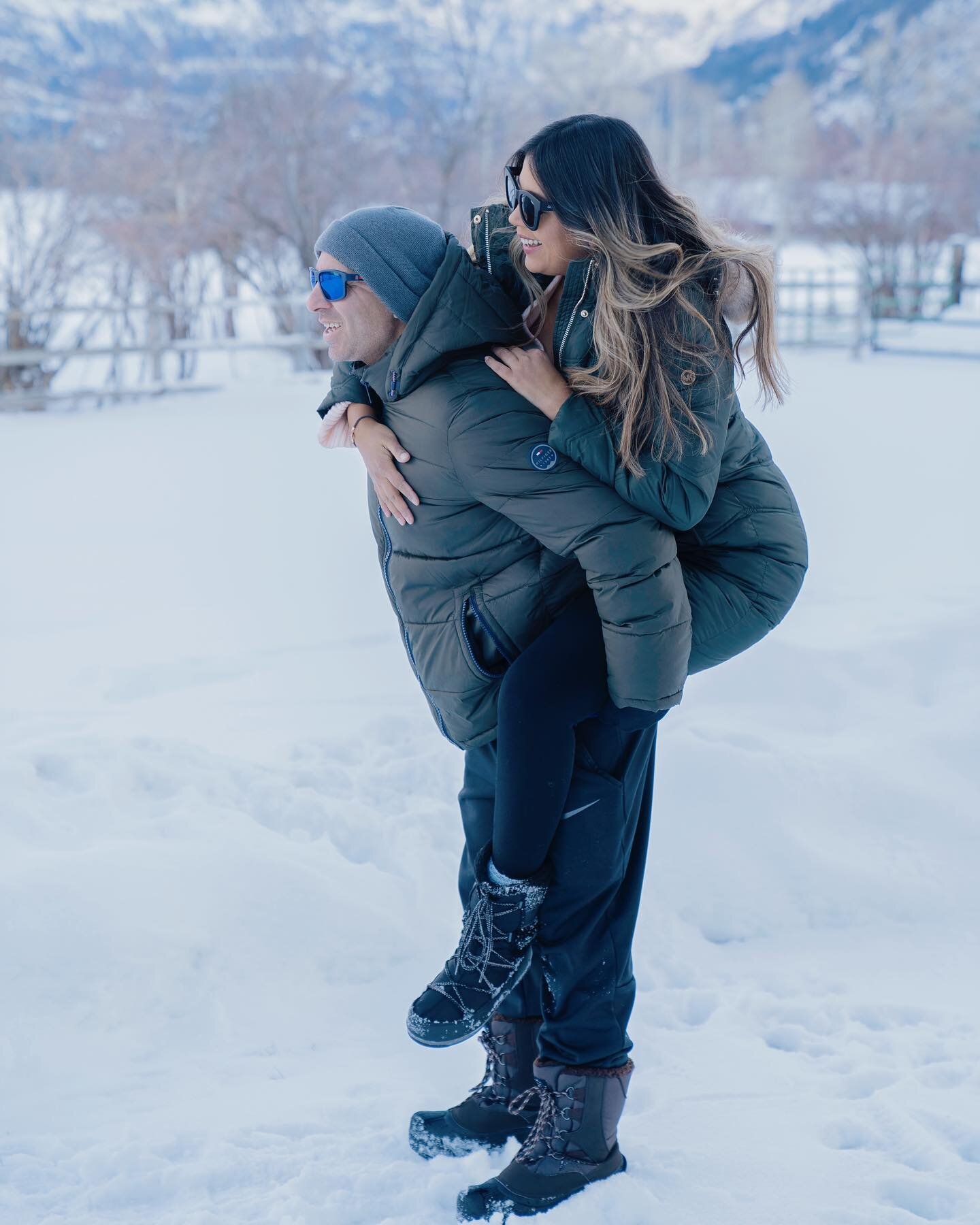 Feliz cumplea&ntilde;os al amor de mi vida&hearts;️🎉🎂.
&bull;
Los que tenemos la dicha de conocerlo sabemos que es un gran ser humano, el mejor esposo, padre, amigo, es la persona mas trabajadora que conozco.
&bull;
Podr&iacute;a describirlo por ho