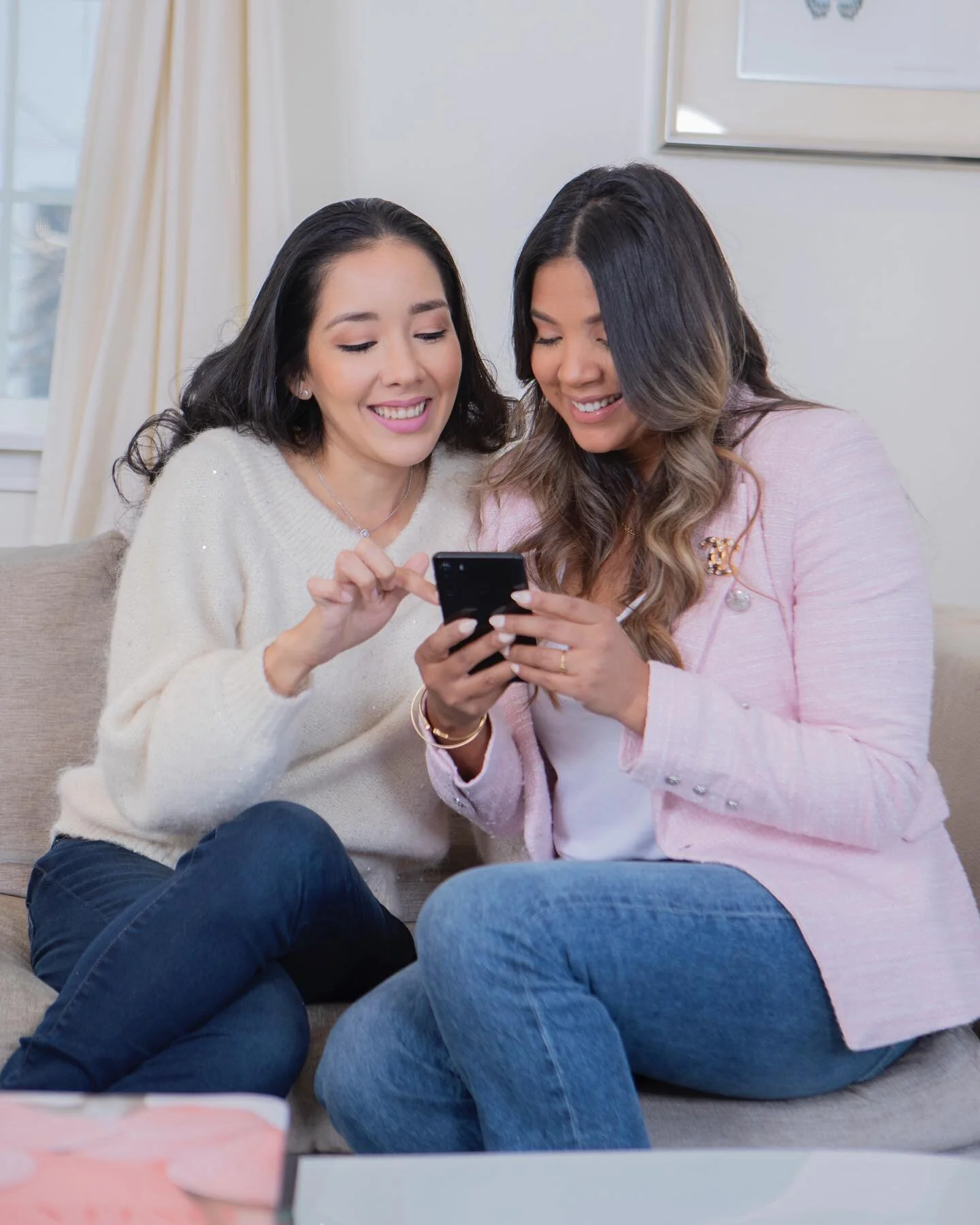 #AD Metro by T-Mobile is always by my side. While I walk while listening to my favorite podcasts, when my daughter Olivia and I prepare a recipe that we found on the internet, every day when I create content for all of you, while I talk to my family 