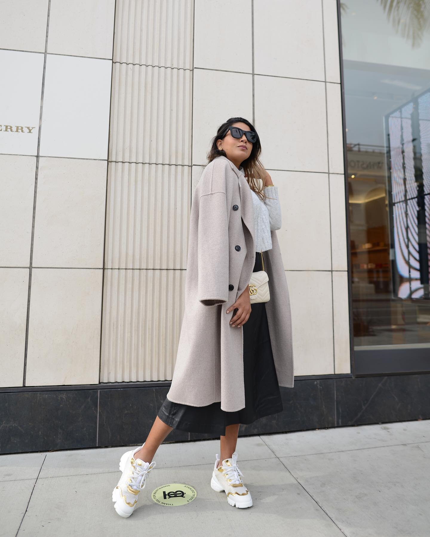 Hoy es un d&iacute;a de mucho fr&iacute;o en la ciudad de Los Angeles ❄️ por un momento pens&eacute; en cancelar las actividades fuera de casa sin embargo opt&eacute; por abrigarnos bien sin que nada nos detenga💪🏼.
📸 @maryescalonaphoto 
&bull;
🇺?