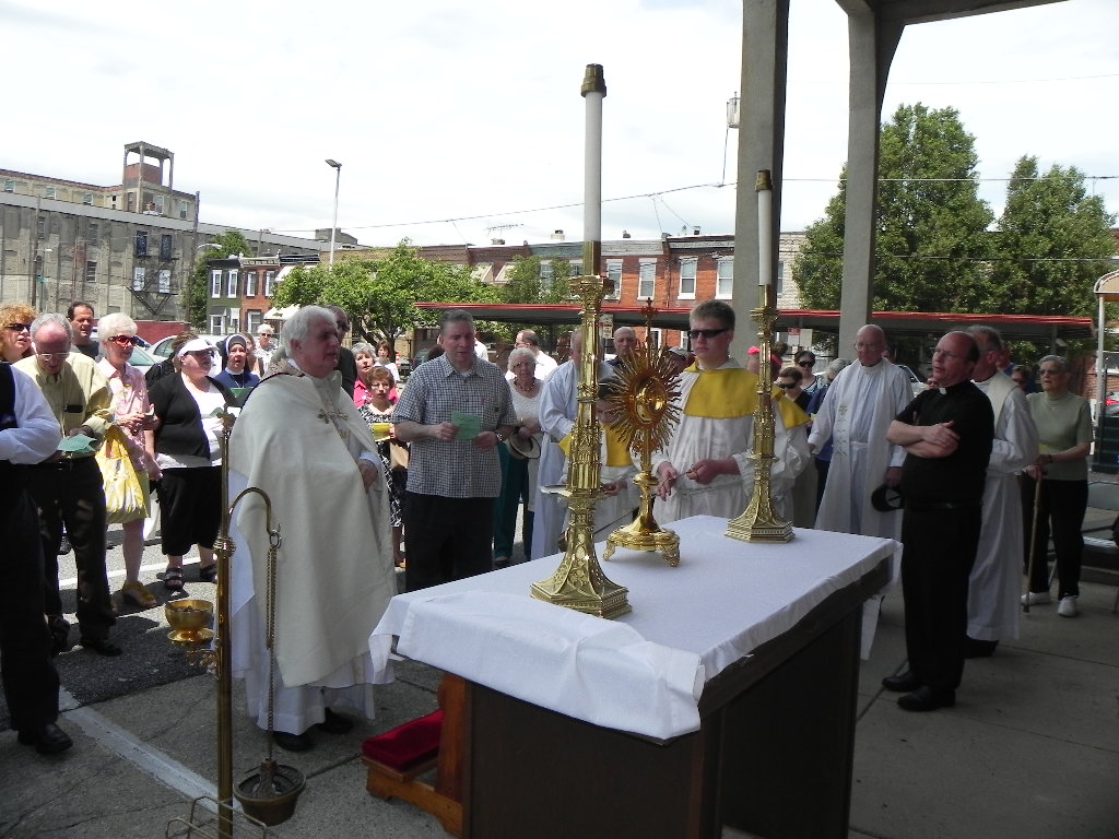 PROCESSION 2013 019.jpg