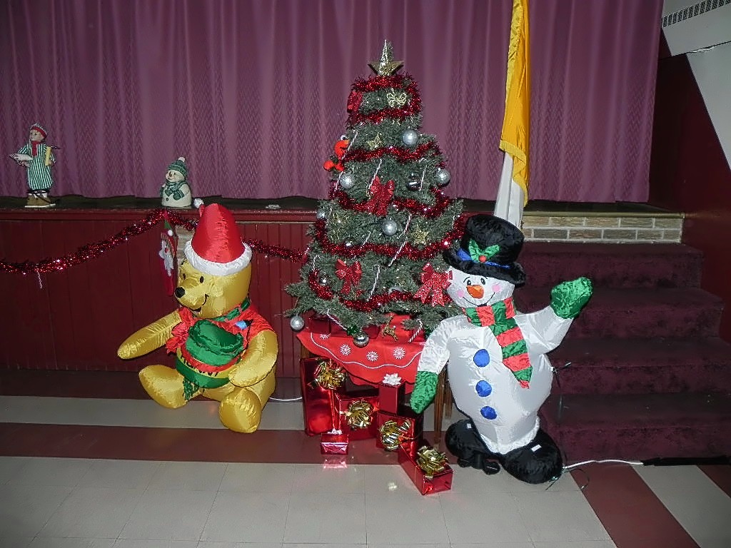 CAROLING 2013 039.jpg