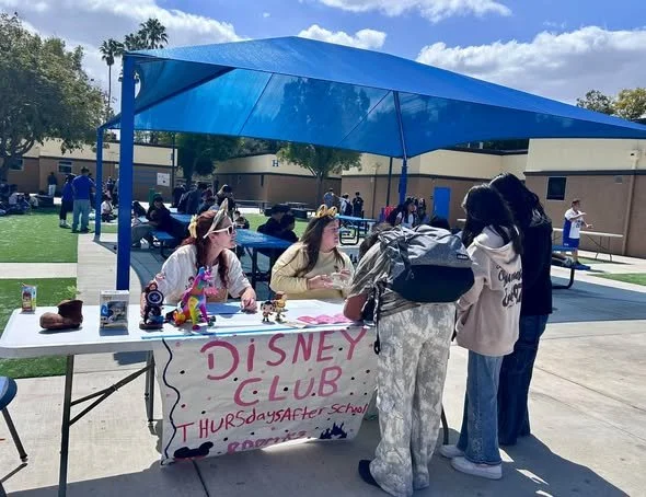 Fillmore Middle School students learn about campus clubs.