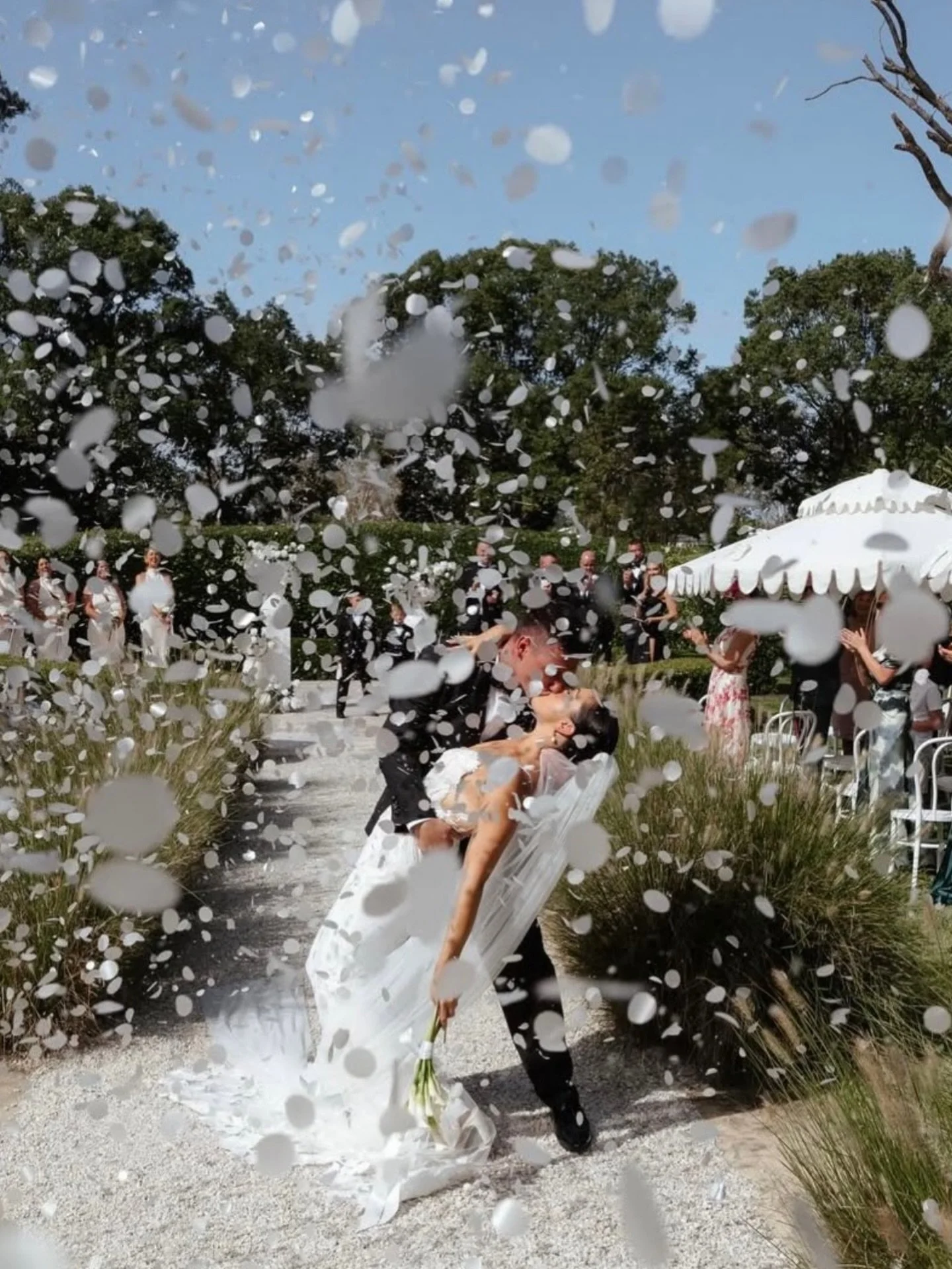Wedding Pro Tip ✨

Want that dreamy, slow-motion confetti moment? It&rsquo;s all about the weight. Go for lightweight options like tissue paper &mdash; they float longer, catch the light beautifully, and give you those epic photos. 

Pro move: test a