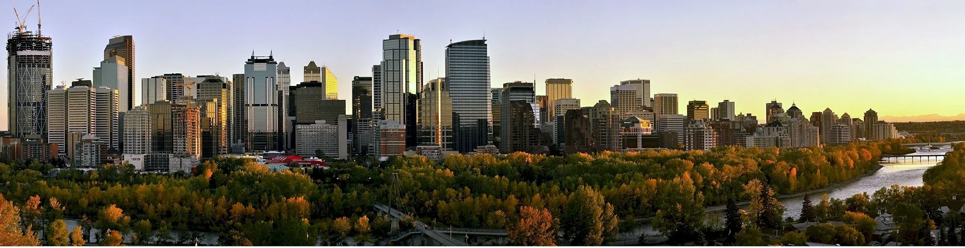 skyline-calgary-559370_1920.jpg