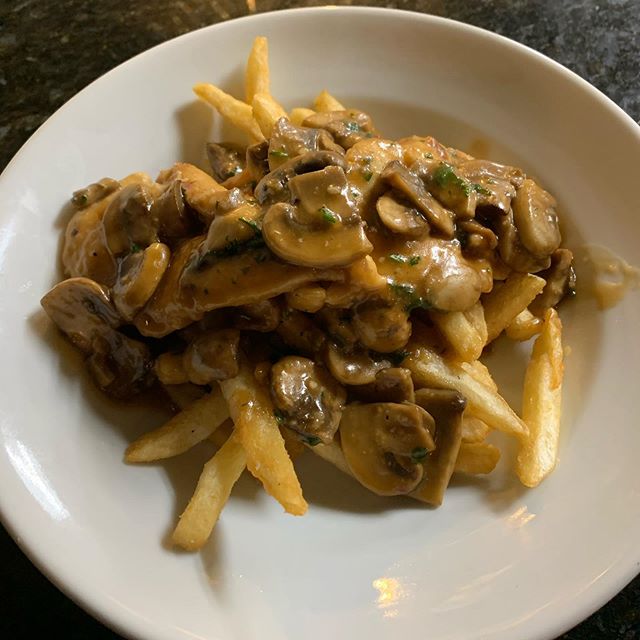 We LOVE customer created dishes. Our newest one? Chicken Marsala over French fries. YUM! (And this is only 1/2 of it!) #genius #yum #lemmosgrillmoorpark #lemmosgrill #venturacounty #805eats #frenchfries #marsala #chickenmarsala