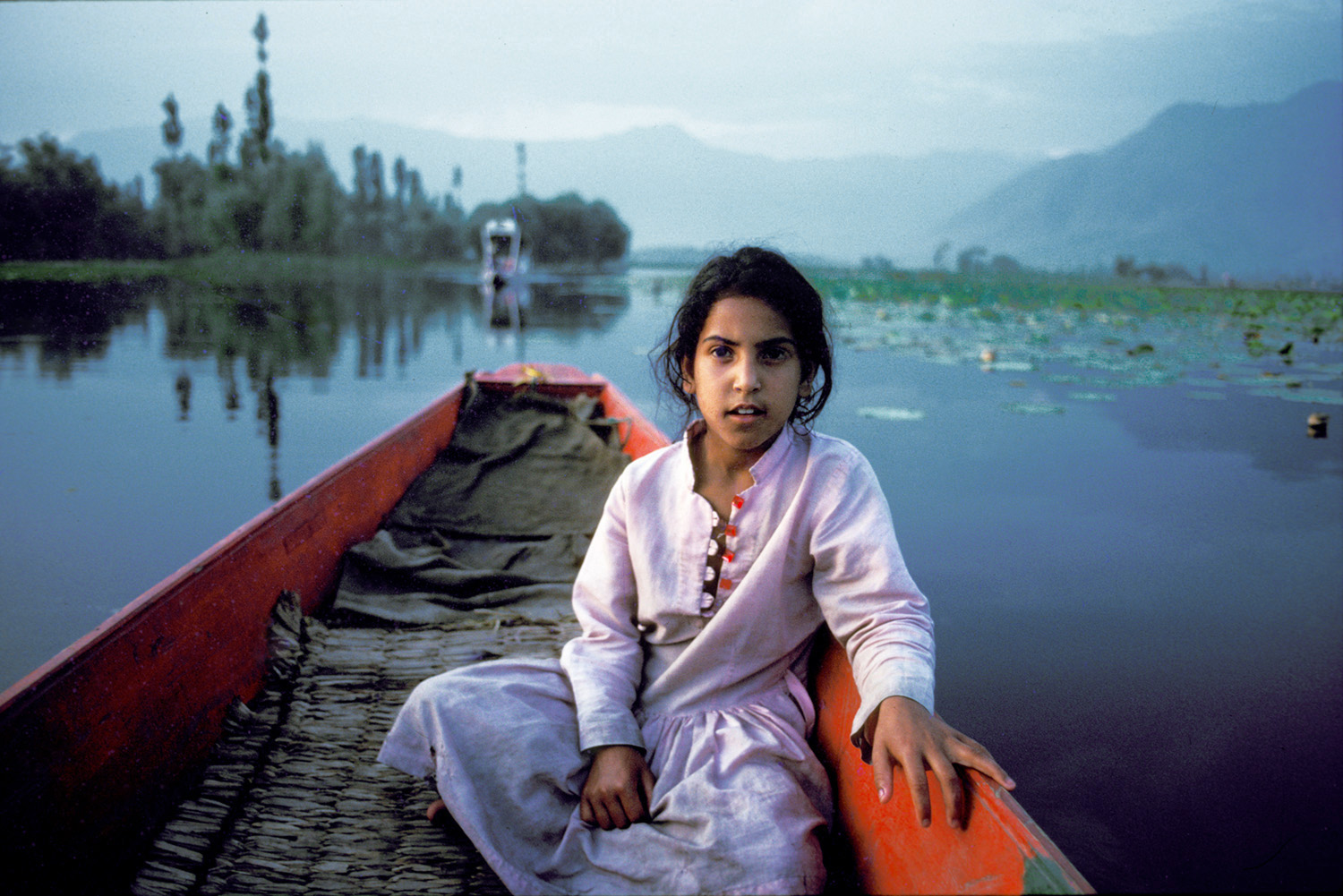  Roobi Kotroo, on Dal Lake - Srinigar, Kashmir 