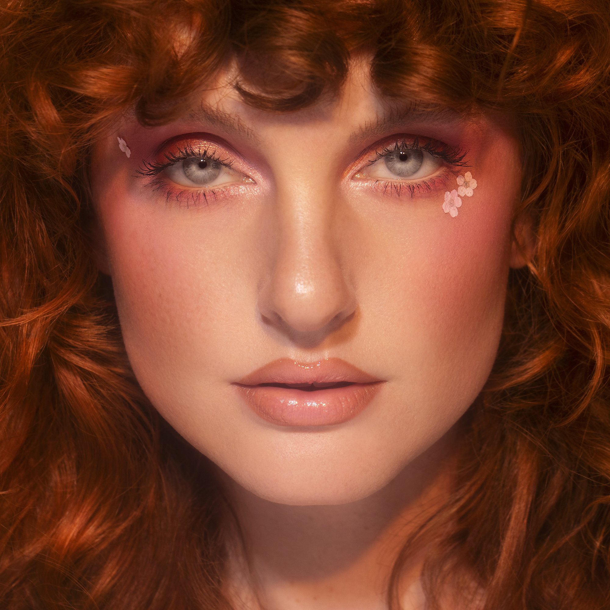 UE_SPRINGMAGIC_SWATCH&BEAUTY_3-1-24_2499_SHEA_HERO_SMALL.jpg