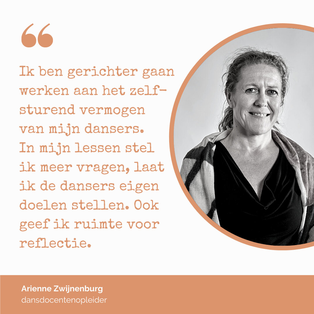 INTERVIEW | Arienne Zwijnenburg (55 jaar) is al 38 jaar actief binnen dansvak. Als danser, docent, Gyrokinesis trainer en onderwijsinnovator. Nu deelt ze haar kennis en kunde met studenten van de opleiding Docent Dans van Codarts Rotterdam, waar ze a