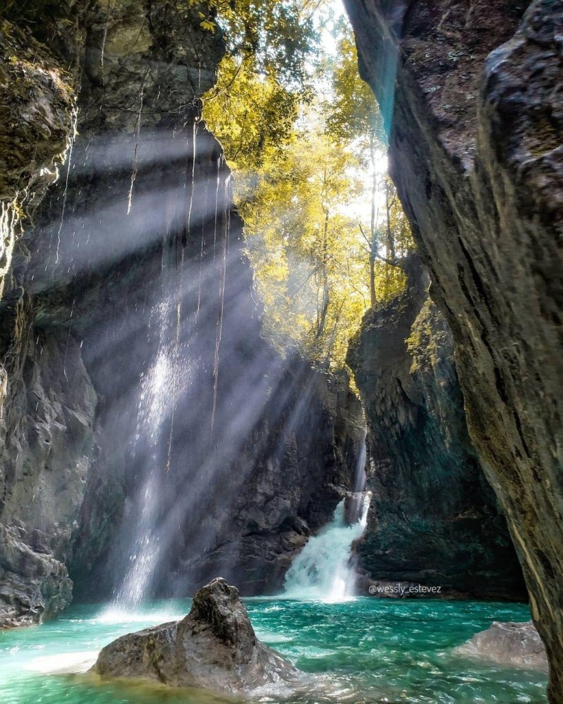 Best-Waterfalls-Dominican-Republic-Rio-Partido-Salcedo-1-819x1024.jpg