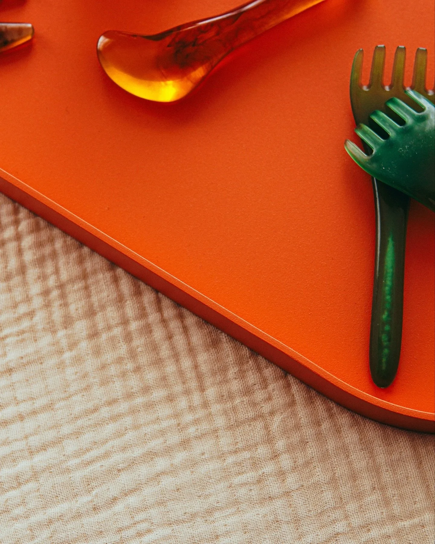 pure scalp energy.

head spa ist mehr als waschen &amp; massage.
es ist reset f&uuml;r dein nervensystem.
detox f&uuml;r deine kopfhaut.
raum f&uuml;r klare gedanken.

bei therapy geht es nicht nur um haar &ndash;
sondern um das, was darunter passier