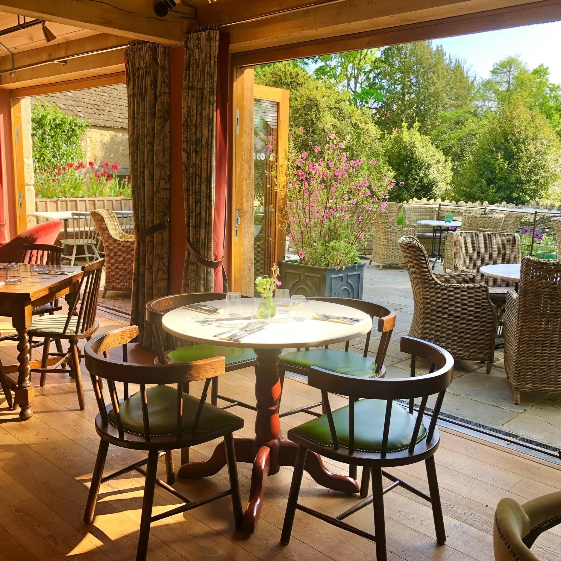 Manor mills opening hours christmas