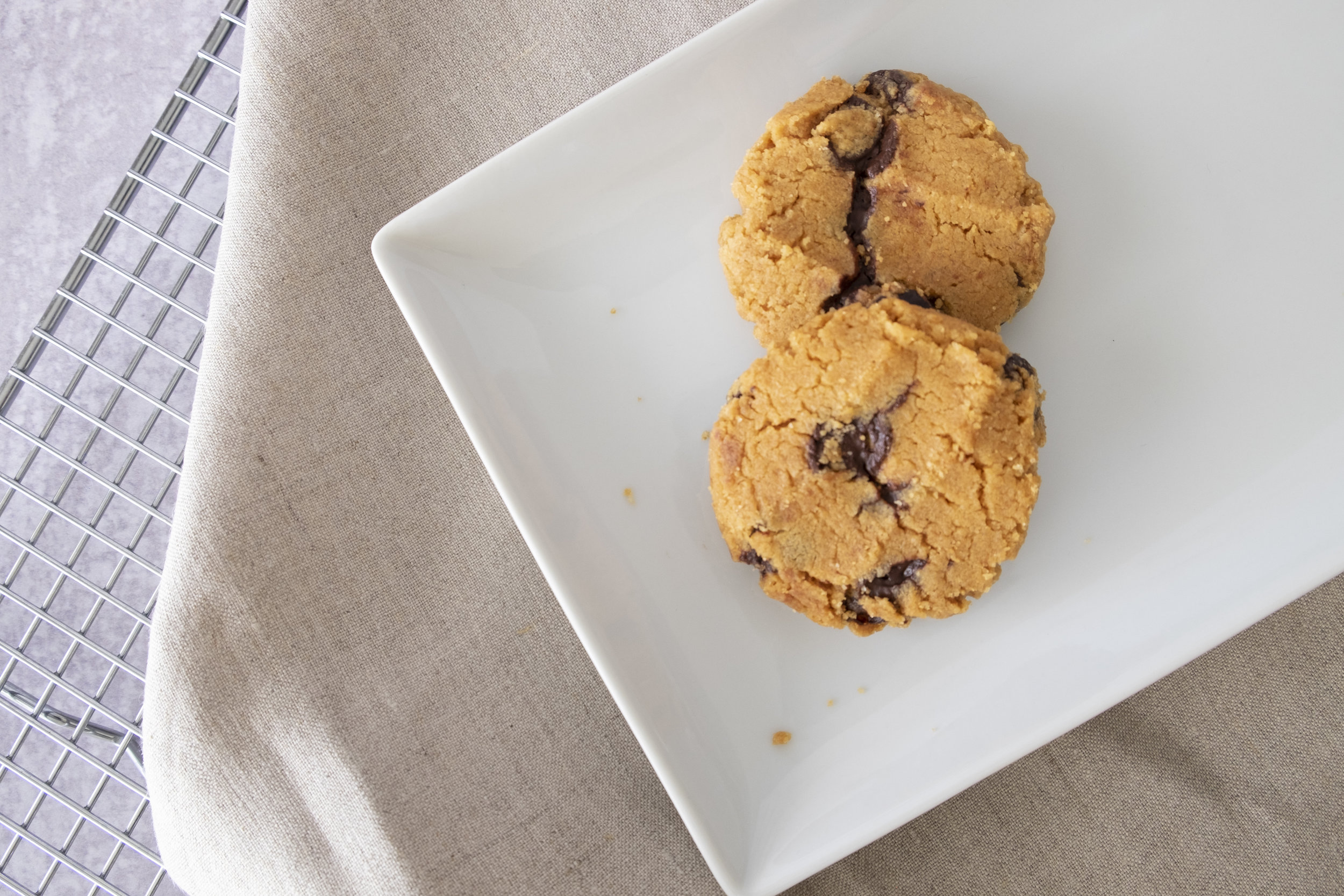 Peanut Butter Chocolate Chip Cookies (3 Carbs)