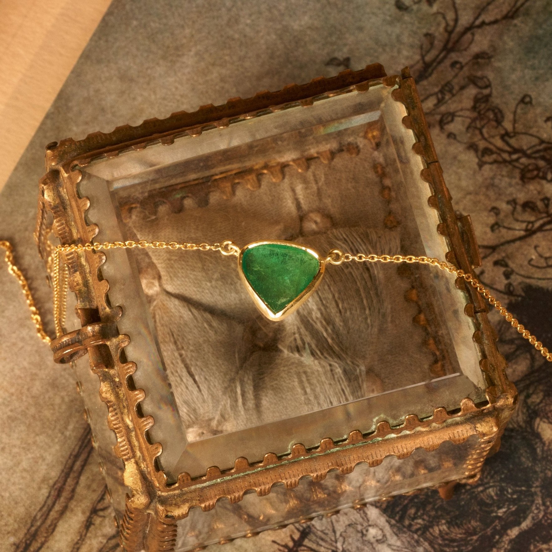 Small+emerald+heart+necklace.jpg