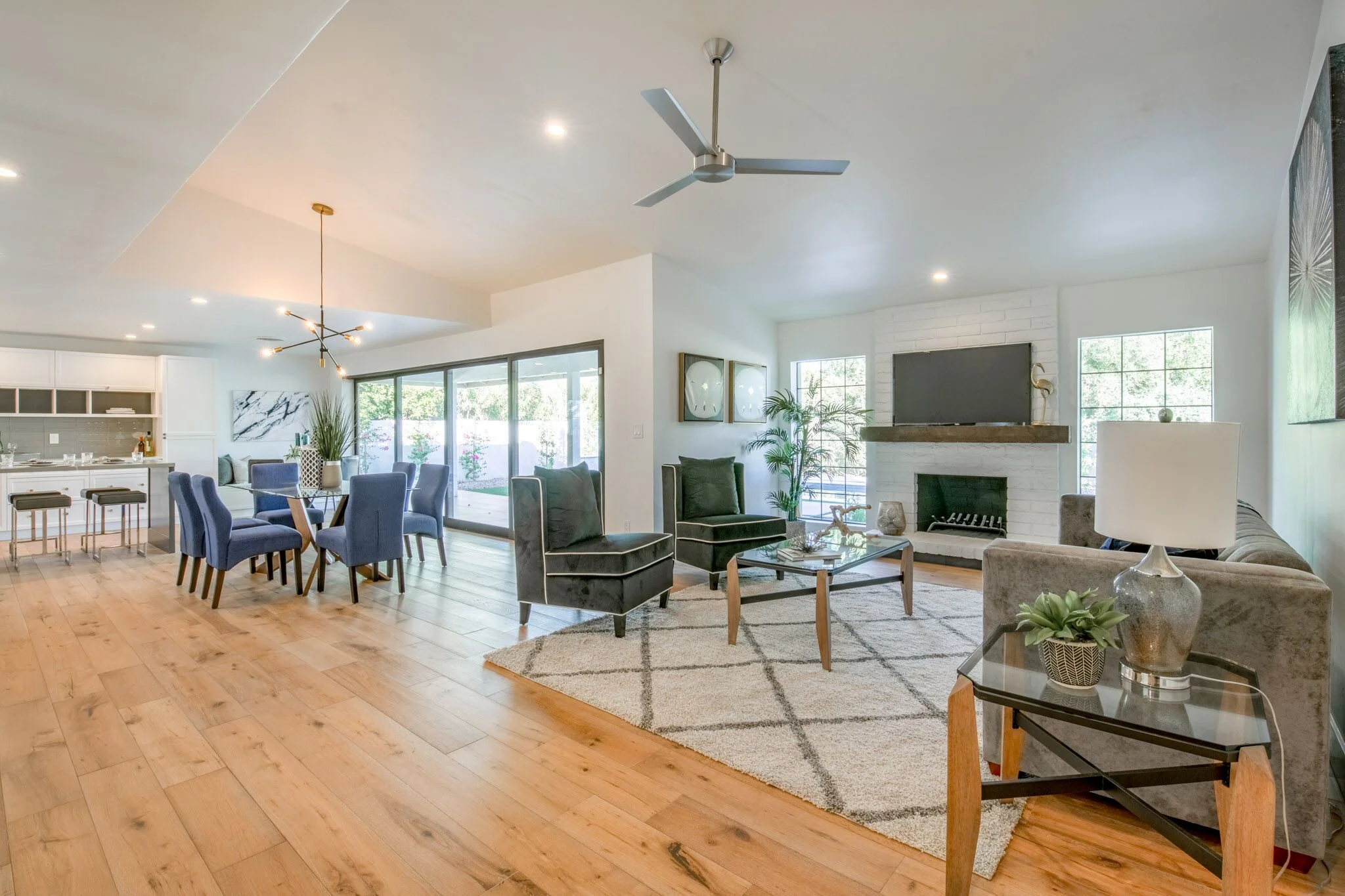 family-room-home-staging-real-estate-greater-phoenix-arizona-staged-to-sell-7.jpg