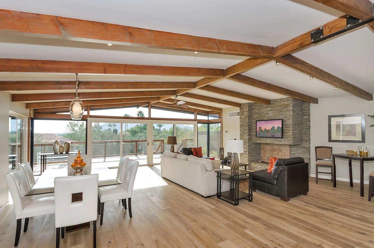 family-room-home-staging-real-estate-phoenix-arizona-1.JPG