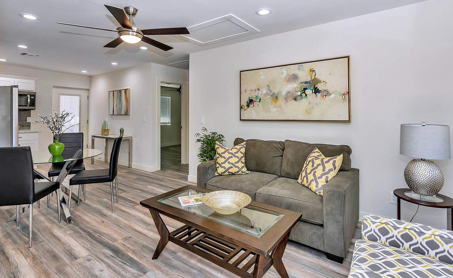 family-room-home-staging-real-estate-phoenix-arizona-6.jpg