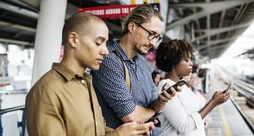 How Valuable Are Connections You Don’t Actually Know?