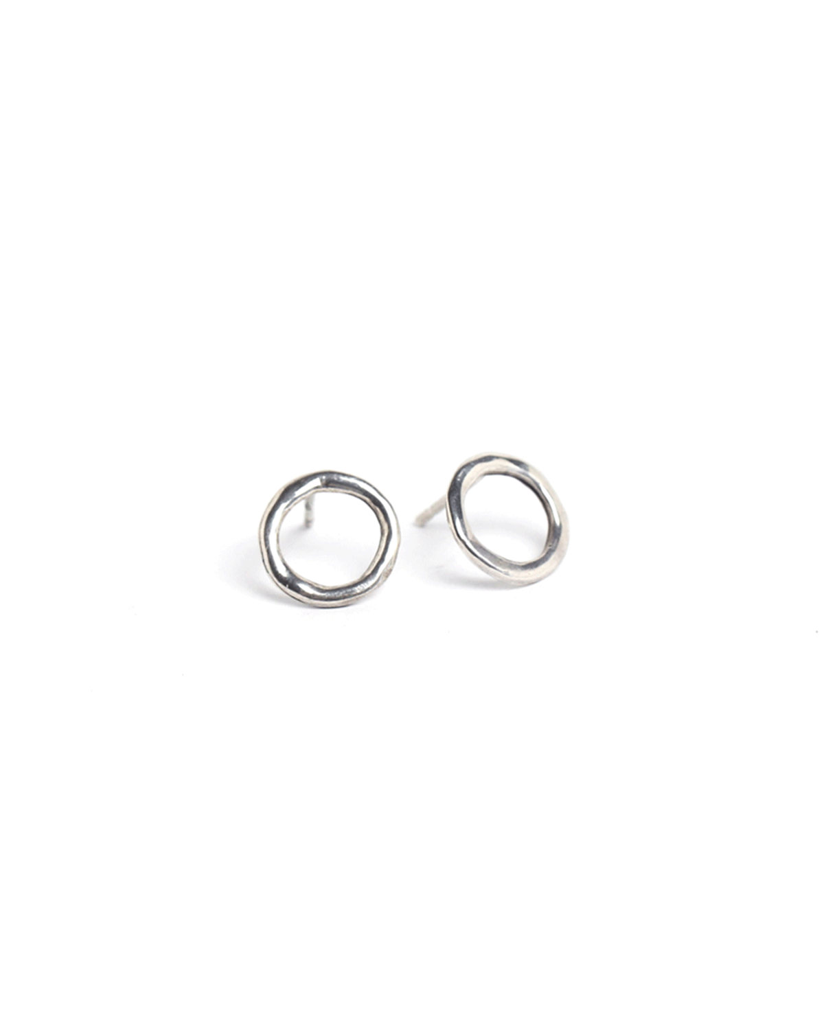 InArms_Product_0032_earring_O2_webready.png