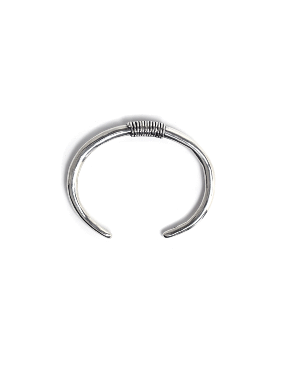 InArms_Product_0041_bracelet_twistedhorn_webedit.png