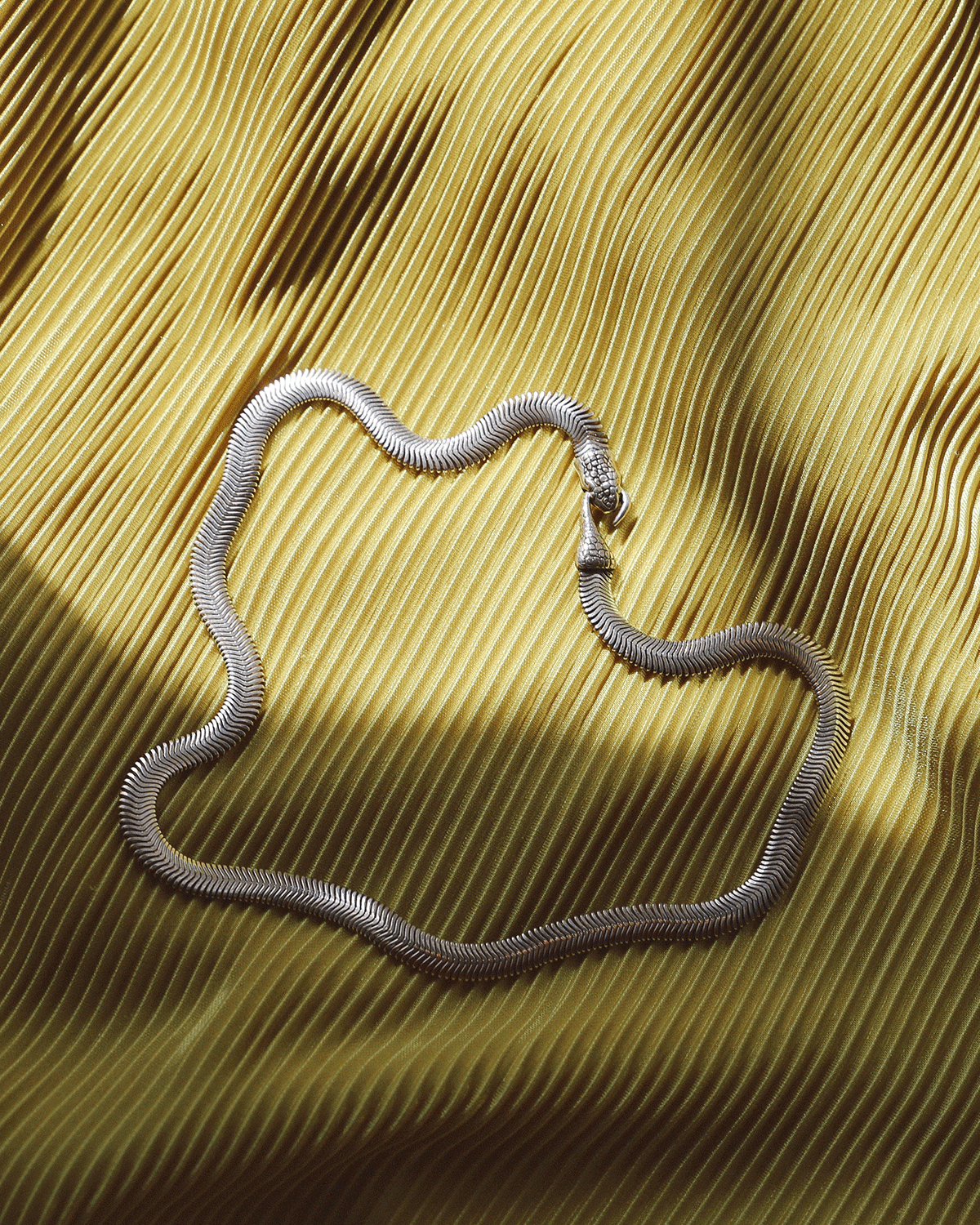 InArms__0006_Necklace_1.png