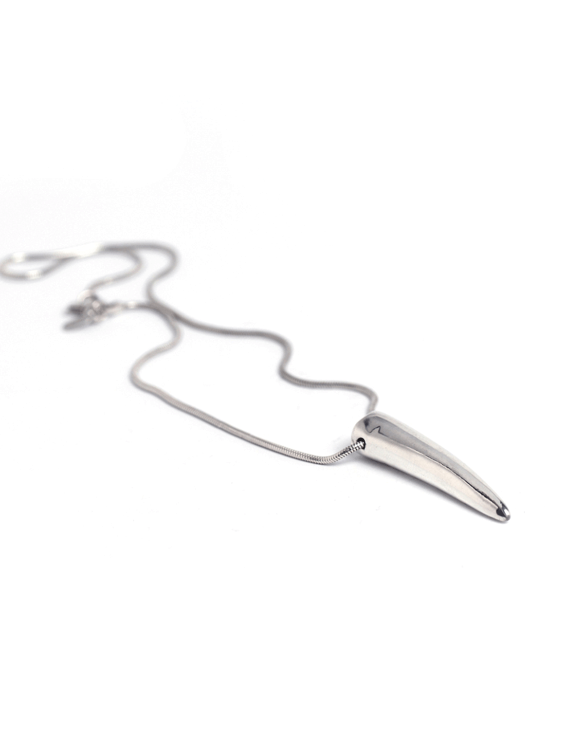 InArms_Product_0014_necklace_tusk2_webready.png