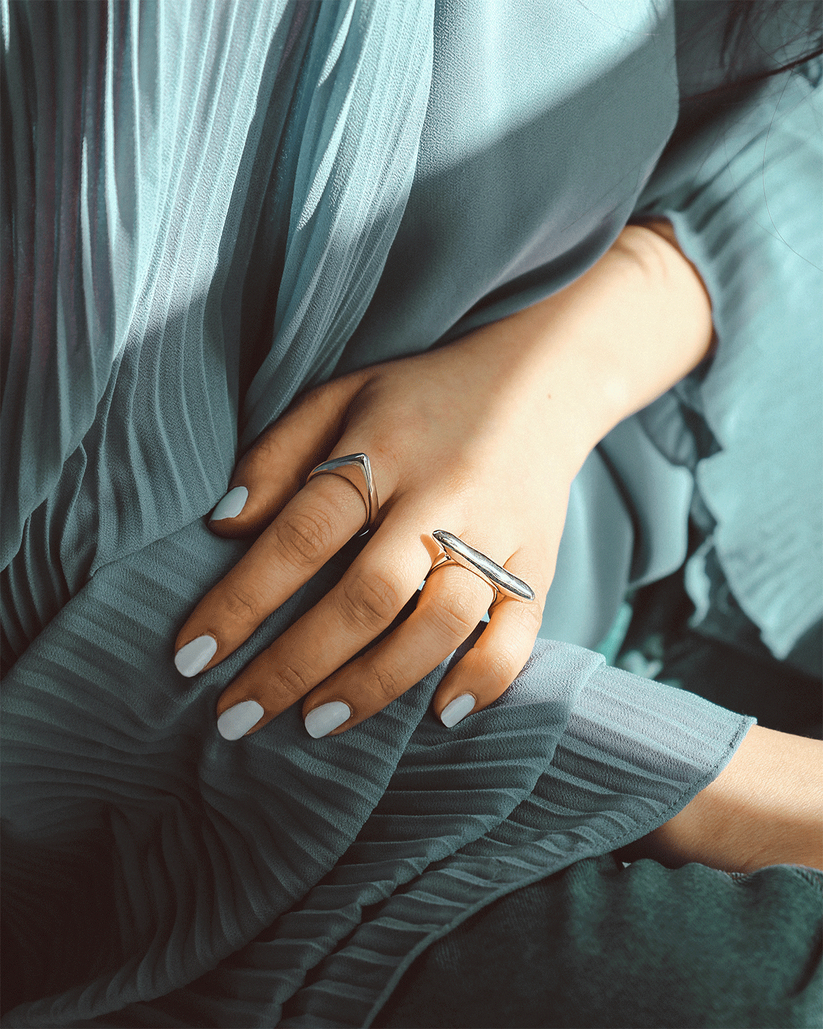 InArms__0014_Lauren_Ring_4_0000_Aimee_Ring_6.png
