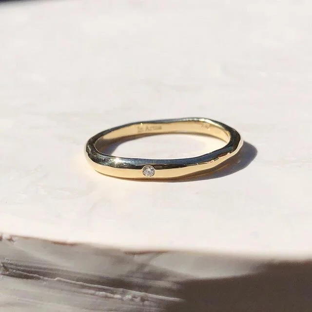 Gold O rings are up on the site ✨ treat ya self and add a little sparkle to it 😉