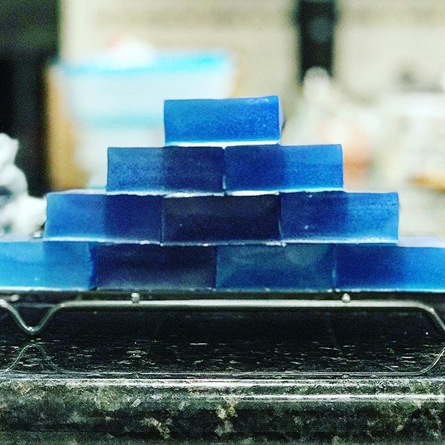 Finally, OUR FIRST GIVEAWAY!!! 3 original, limited edition soaps!!! Magnolia, Lavender, and Lemon! All you need to do to enter is...
🔥follow @projectbubbles_  and @bookedparties 🔥like this post 🔥and tag 3 friends in the comments! Live picking on J