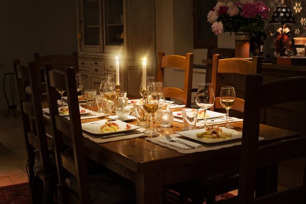 Blog-Dinner-Table-e1502807952329.jpeg