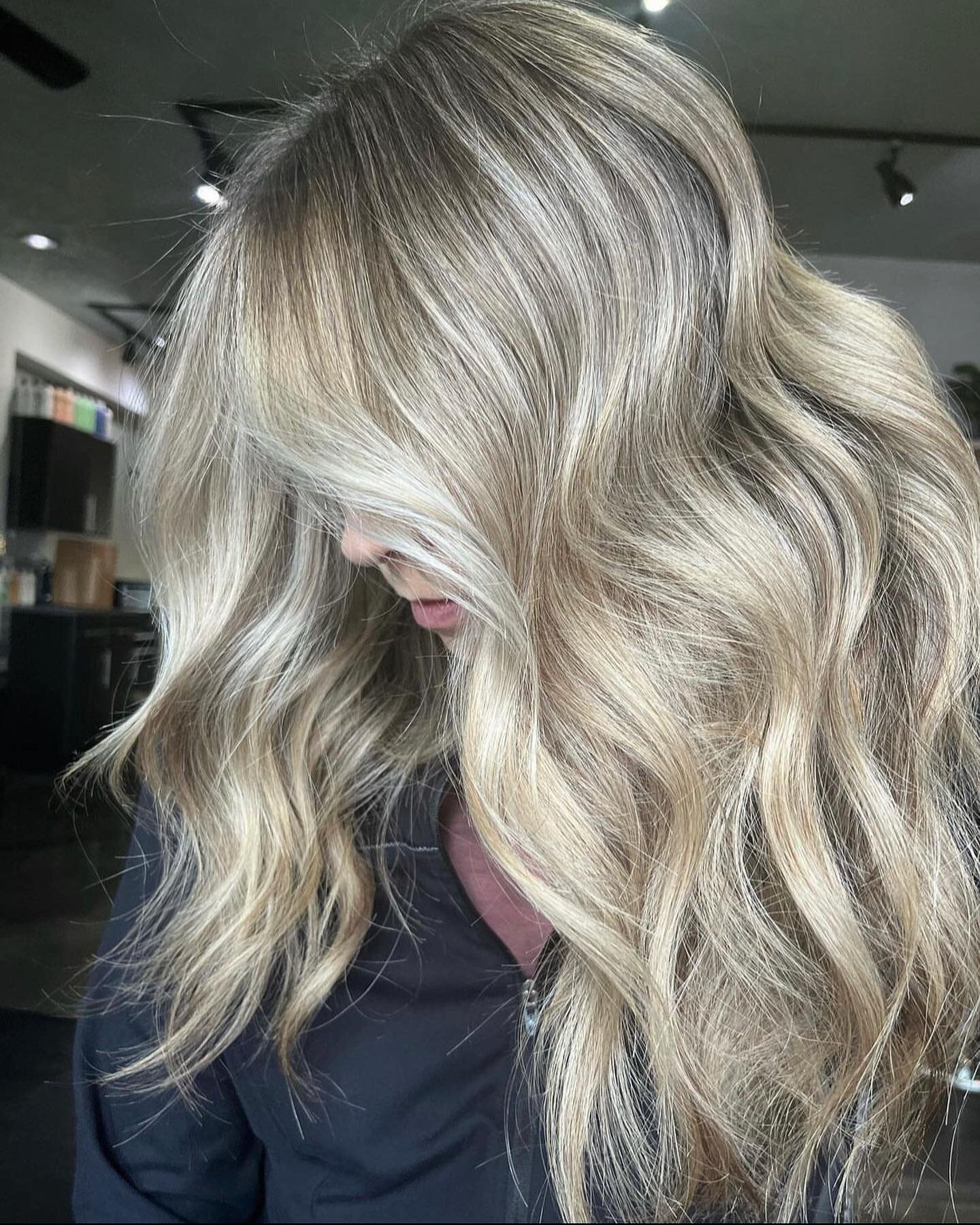 Stylist @hairbychristyh 

&quot; Can't stop appreciating how STUNNING this is.
Just in time for the warmer weather. 
Always #lorealprofessionnel Always #blondstudio9 
Full head hybrid babylight and teasy balayage with strong money piece.&quot;