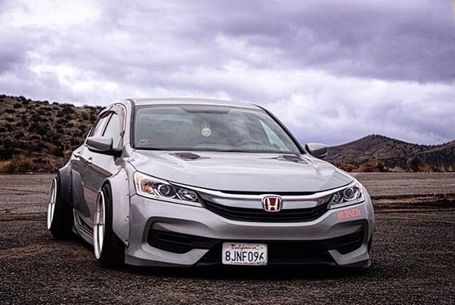 Wide fender Sunday funday
.
.
📷@infamous_accord
.
.
.
#honda #hondaaccord #accord #9thgenaccord #cr2 #accordsport #hicusa #rearvisor