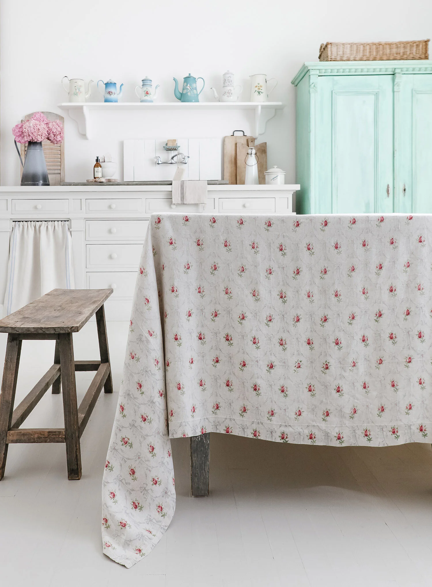linen-tablecloth-rosebud.jpg
