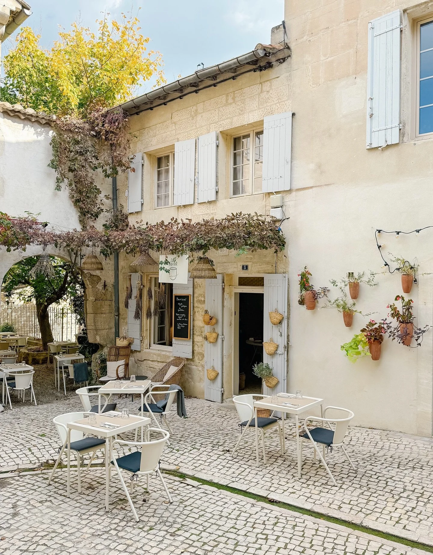 We were back in St. R&eacute;my today. Always so charming!  Tomorrow we are going to a French flea market that I&rsquo;ve never been to before. I will be sure to report back on how it is 😉 Wishing you a wonderful start to your weekend ahead!