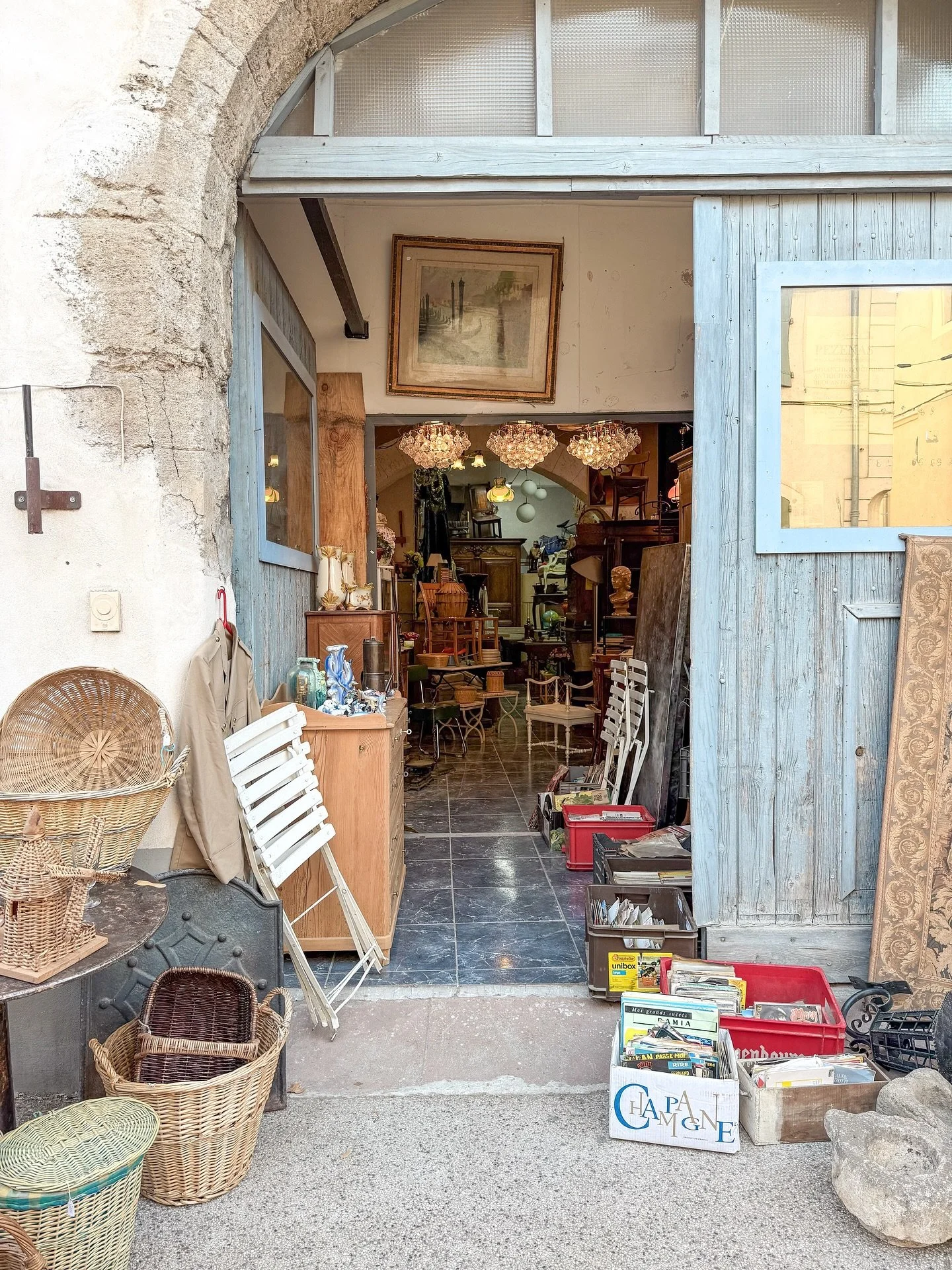 Sharing some photos from Grand D&eacute;ballage P&eacute;zenas on Sunday morning. It was a great brocante, with a lot of vendors, a great vibe, and plenty of shoppers. I always suggest getting to these sorts of events early. It helps with parking and