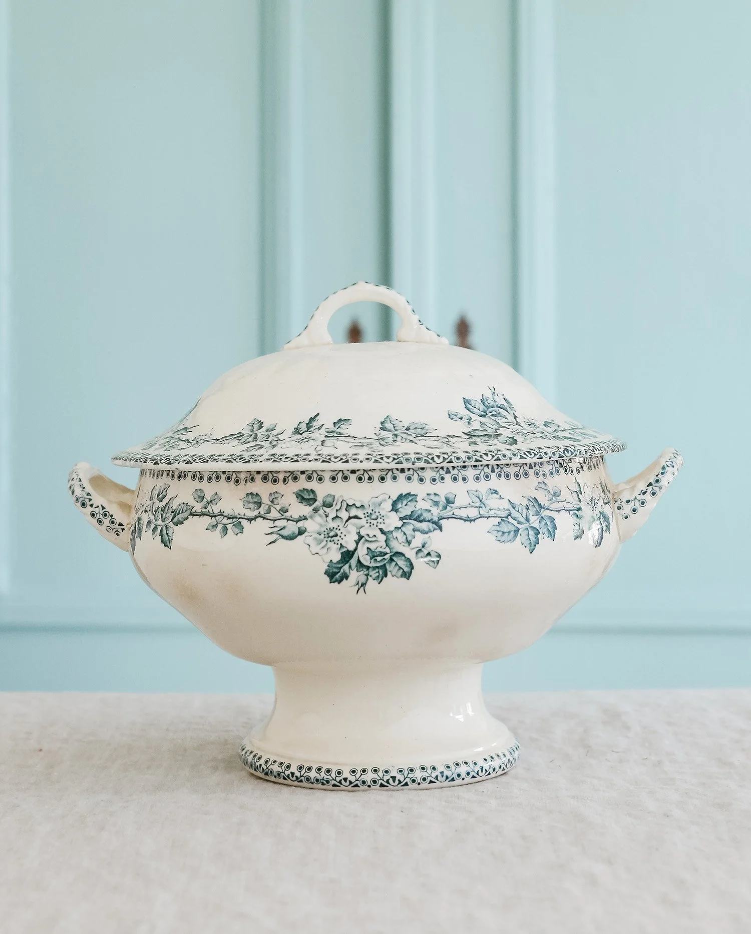 debray-tureen.jpg