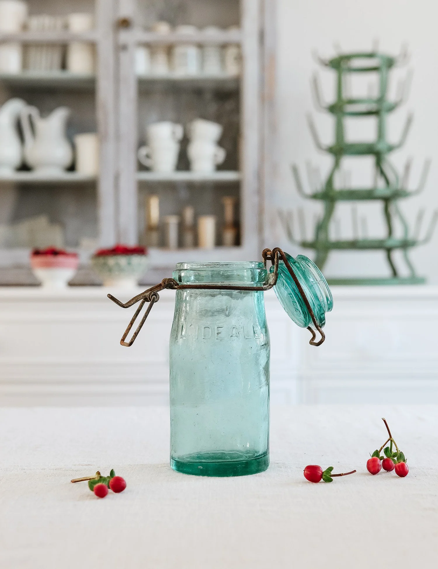 Vintage French L'idéale Jar No. 1